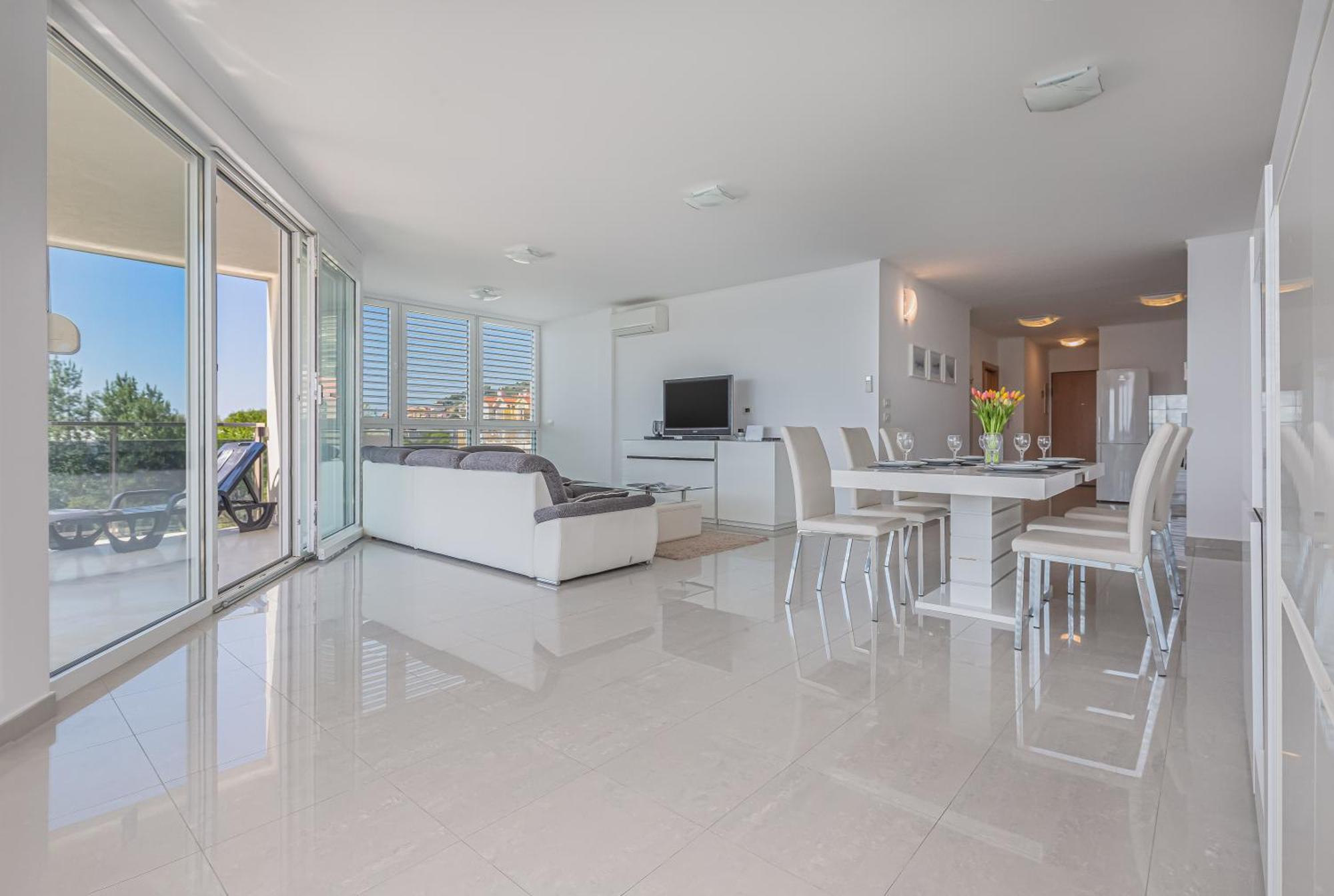 Ap 4+2 In One Of The Most Luxury Building In โอมิช ห้อง รูปภาพ