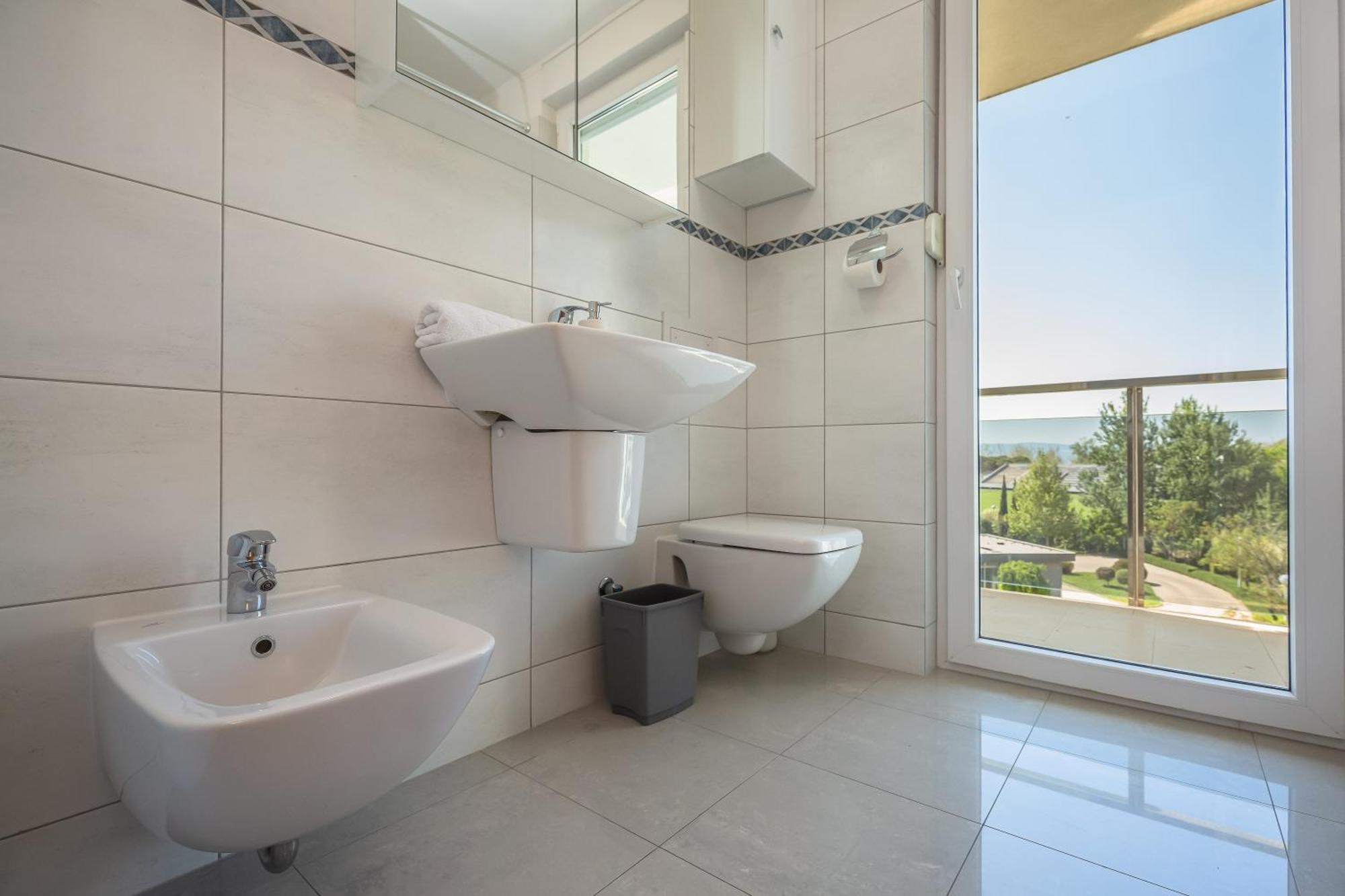 Ap 4+2 In One Of The Most Luxury Building In โอมิช ห้อง รูปภาพ
